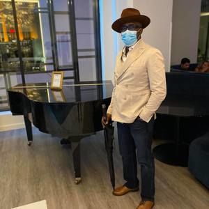 Meet your Posher, Dee